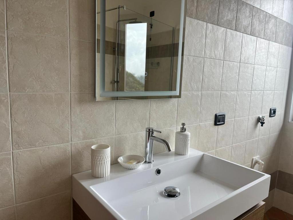 Casa Con Vista Apartment Costa di Serina ภายนอก รูปภาพ